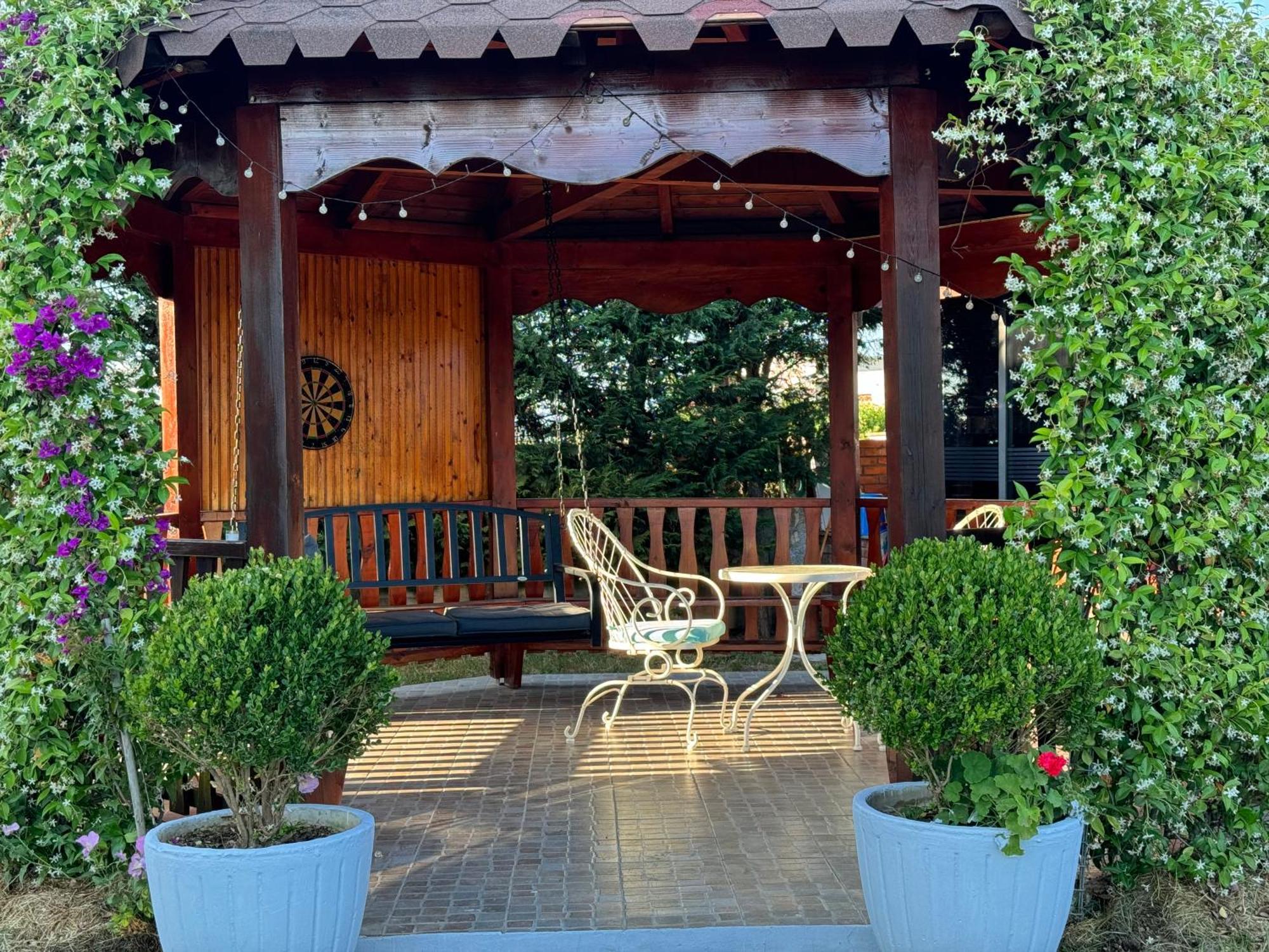 Kunevain Guest House เลเจอ ภายนอก รูปภาพ