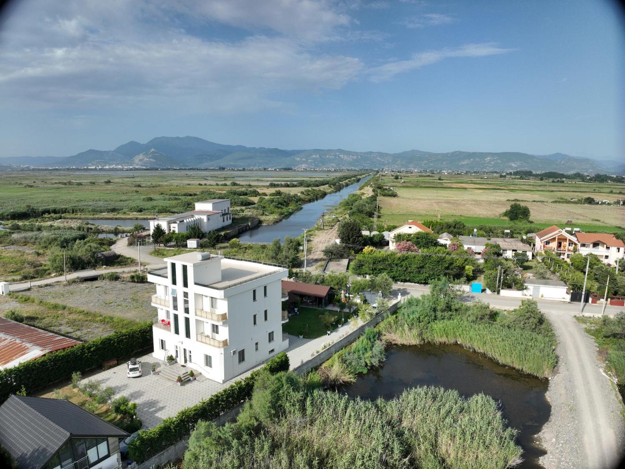 Kunevain Guest House เลเจอ ภายนอก รูปภาพ